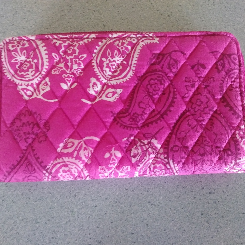 Vera Bradley Accordion Wallet in Stamped Paisley